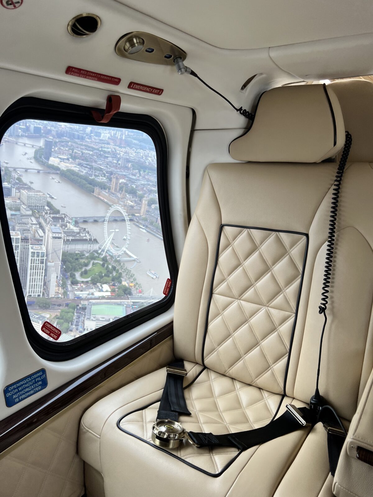 AgustaWestland 109SP GrandNew - Elstree over London and back