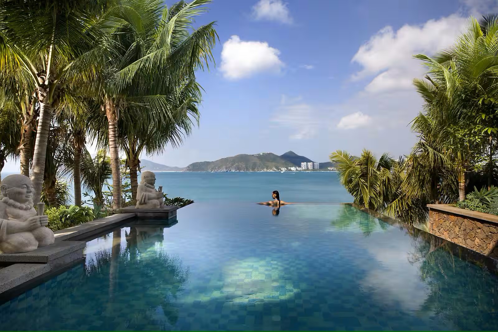 sanya-villa-infinity-pool-6 1